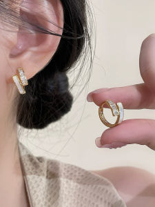 Fashionable Shell Earrings Womens Elegant Luxury Light Weight Ear Cuff Trendy Womens Jewelry Alloy Geometric Pattern