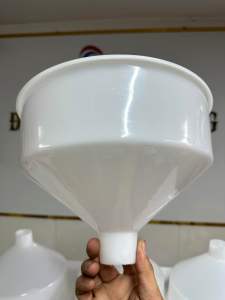 Phễu máy nghiền bột đậu  phễu công nghiệp bằng nhựa