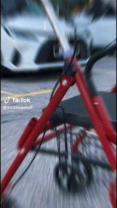 [𝐌𝐃𝐀 𝐀𝐏𝐏𝐑𝐎𝐕𝐄𝐃] Medihub Walking Frame with Seat & Wheels (Rollator)