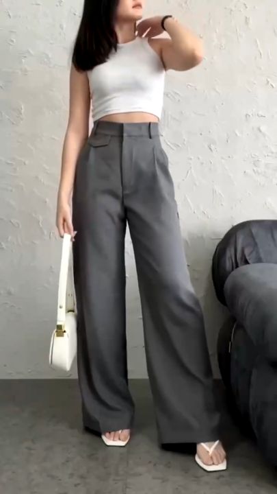 Vakuum nasoslari yordamida qattiq nasoslar aks ettirilgan seks videosi