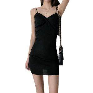 เดรสยาวสายเดี่ยว ผ้าไหมพรม เนื้อผ้านิ่มยืดตามตัว แฟชั่นผู้หญิงเซ็กซี่ D388