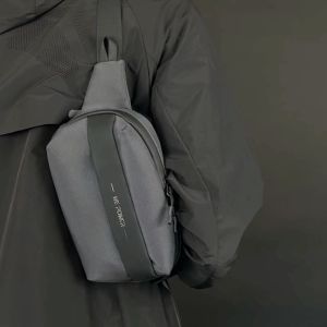 Techdoo Tas Selempang Pria Casual Tas Cowok Multifungsi Slingbag Fashion Trendy TS247