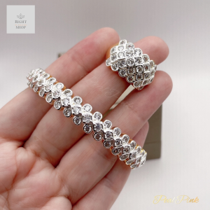 (งานดี18K) กำไลข้อมือประดับเพชรกลีบดอกไม้ งานอย่างดีมีปั๊ม18K ขนาดรอบวง18cm