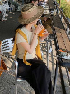 Slim Fit Short Sleeve round Neck T-Shirt Womens Fashionable Unique Style Early Summer Thin Top Quality Material Korean Style