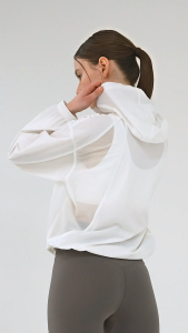 XEXYMIX Airy Mesh Hood Crop Windbreaker Jaket Olahraga Wanita - XFK2JL1002