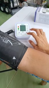 Alat Tensi Darah Digital Pengukur Tekanan Darah Digital Otomatis Tensimeter Digital Akurat