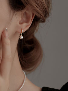 Luxurious Pearl Earrings Womens Fashion Small Fragrance Style Hoops  out 925 Silver Geometric Pattern Earring Set