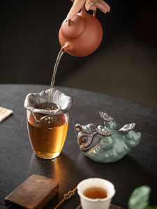 Ceramic Gold Toad One-Piece Tea Strainer Home Use Tea Leaf Filter High-End Gongfu Tea Accessories Tea Pet Display Piece