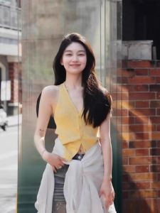 Áo Ba Lỗ Không Tay Cổ Chữ V Màu Vàng Phong Cách Hàn Quốc Mới Áo Khoác Ngoài Mùa Hè Cho Nữ Áo Ngắn Không Tay Cổ Treo