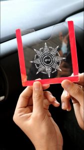 กรอบป้ายพรบ ติดกระจกหน้ารถยนต์ สีสันสวยงาม