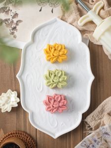 Water Lotus Mooncake Mold 30g Stereo Fresh Lotus Flower Hand Press Home Baking Food Grade Mold Traditional Chinese Style Kitchen Tool