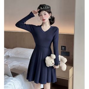 ชุดเดรสยาวทรงเอถักสไตล์ฝรั่งเศสสำหรับผู้หญิง ฤดูใบไม้ร่วง/ฤดูหนาว ชุดชั้นในสั้น ชุดสูทสีพื้น แขนยาว คอวี ทรงหลวม