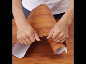 Wallpaper Dinding Ruang Tamu & Kamar Tidur Motif Panel Serat Kayu