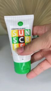 Elzet Skincare Sunscreen Flek Hitam Membandel Hydrating Calming Sunscreen Gel BPOM SPF 40 Pelindung UVA UVB Tabir Surya 5x Ceramide Skin Barrier Protect