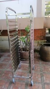 รถเข็น รถเข็นถาดเบเกอรี่ รถเข็นสแตนเลส 15 ชั้น ชั้นวางถาด ชั้นวางถาดเบเกอรี่ ชั้นสแตนเลสวางถาด มีล้อล็อคได้ เข็นลื่น แข็งแรงทนทาน รถเข็นวางเบเกอรี่ รถเข็นวางถาด รถเข็นวางของสแตนเลส - Lazada