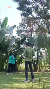 Sweater Hoodie Premium Mr Bronzie Art Putih