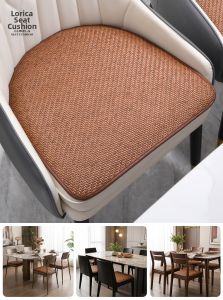 LORiCA | Horse-Shaped Anti-Slip Cooling Rush Seat Pad
