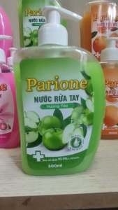 Combo 2 chai nước rửa tay parione hương táo mỗi chai 500ml làm sạch và bảo vệ da tay mang lại mùi thơm dễ chịu