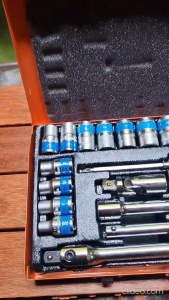Box Socket Set 12 and 6 points 26 piece 8 - 32mm includes ratchet slide head handle universal joint spark plug socket
