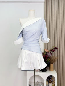 ชุดเสื้อเชิ้ตแขนสั้นทรงสลิมฟิตและกางเกงขาสั้นลายทางฤดูร้อน Pure Desire ดีไซน์ไหล่เดียว ชุดแฟชั่นสำหรับผู้หญิง 18-24 ปี