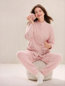 ManiForm | Thick Fleece Comfortable Wearable High Neck Pajama Set