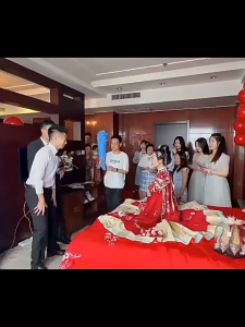 婚礼用品接亲游戏拦门道具 - 指东看西 / wedding ceremony gaming props - Pointing East Looking West