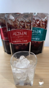 Minuman Pouch Korea Cafe Real Blue Lemon Mango Shine Muscat Watermelon Ade Caff* Ben* Green Grape Omij* Caramel Macchiato Pineapple Signature Americano No Sugar Sweet Cafe Latte Royal Hazelnut Think Nature Apple Mango Peach Iced Tea