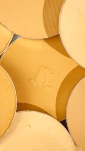 La Tulipe Active Flawless Pressed Powder SPF23 Makeup Bedak Padat Tahan Lama