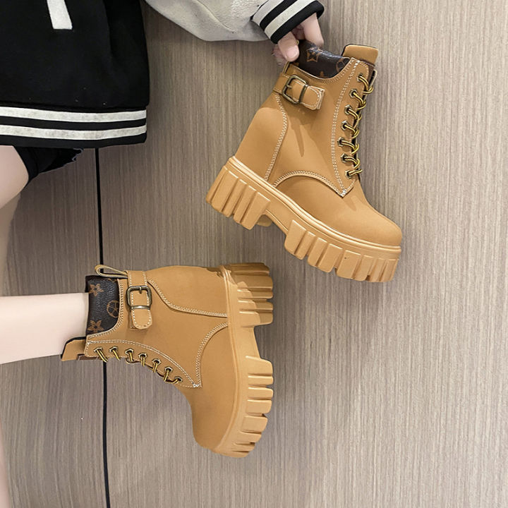 Platform%20Heel%20Women's%20Boots%20-%20Image%202