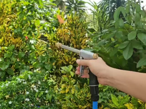 ปีนฉีด หัวฉีดน้ำแรงดันสูงทองเหลือง หัวฉีดน้ำล้างรถ มือจับหนังดี กระบอกฉีดน้ำ รดน้ำสนามหญ้า ปืนฉีดน้ำแรง ปืนฉีดทนทาน