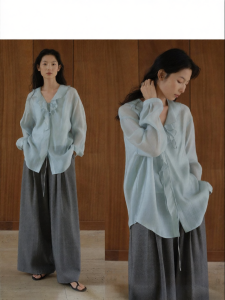 epoque de rueen | Ruffled V-Neck Womens Blouse Spring