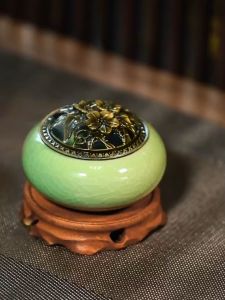 Ceramic Incense Burner Ice Crack Incence Stick Holder Big Size Sandalwood Censer Vintage Insense Burner Home Decoration 香炉送防火棉 香炉 檀香炉 陶瓷香炉 香插 熏香炉
