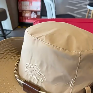 1 PC Lightweight Summer Sun Hat Waterproof Beach Wide Brim Hat Breathable Mesh Lining Women Men Foldable Fisherman Hat