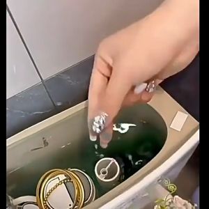 Pembersih WC Otomatis Anti Bau Jaga Aromanya Sterilisasi Toilet Cleaner Otomatis Tahan 2500 Kali Tahan 2500 Kali Aman Dan Ramah Lingkungan