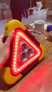 Lampu Emergency Segitiga Pengaman Serbaguna Mobil