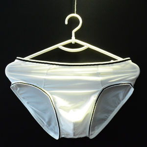 กางเกงในทรงสามเหลี่ยมเอวสูงปานกลางสำหรับผู้ชาย2ตัวผ้าไอซ์ซิลค์เป้าเซ็กซี่คอตตอนแท้แห้งเร็วสีพื้นขอบบางสำหรับวัยรุ่นวัยเบญจเพสสีแดง