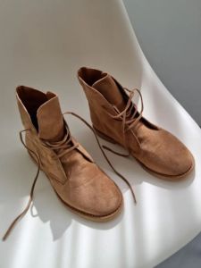 รองเท้าบูทมาร์ตินผู้หญิง Dongdaemun ทรงสั้น พื้นหนัง รองเท้าบูทฤดูใบไม้ผลิและฤดูใบไม้ร่วง สวมใส่สบาย รองเท้าบูททรงสั้นแบบลำลอง