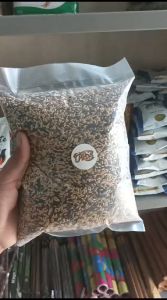 Pakan Ternak Burung Kenari: Campuran 1Kg untuk Pakan Harian