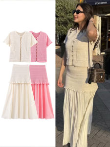 ชุดกระโปรงถักไหมพรมสำหรับผู้หญิง ดีไซน์เรียบหรู เสื้อยืดแขนสั้นคอโอ ติดกระดุมแถวเดียว กระโปรงแบบต่อผ้า ชุดทำงานสำหรับสุภาพสตรี