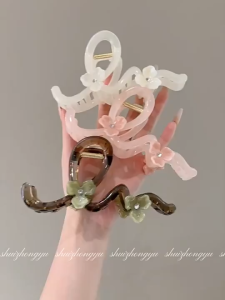 2025 Fashion Sweet Womens Hair Clip Shark Clip Hair Accessories