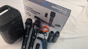 ราคาถูก/แท้จาก🔥 ส่งจากกรุงเทพฯ 🔥 UHF ไมโครโฟนไร้สาย ไมโครโฟนไร้สาย ไมโครโฟนโทรศัพท์มือถือแบบชาร์จไฟได้ ใช้งานต่อเนื่อง 12 ชั่วโมง คุณภาพเสียงคมชัดสุด