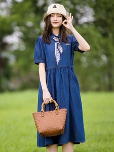 ชุดเดรสเด็กผู้หญิง ชุดเดรสเด็กผู้หญิงสไตล์นักเรียนมัธยมปลาย ฤดูร้อน 2025 กระโปรงยีนส์ยาวถึงเข่า กระโปรงยีนส์ทรงเอ แขนสั้น