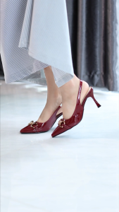 Giày Slingback Cao Gót 7cm Da Bóng Khoá Xích Pixie H390