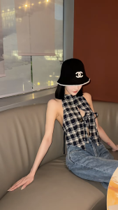 Áo Caro Hở Lưng Nữ Phong Cách Retro Dáng Ôm Tôn Dáng Quyến Rũ Hot Trend