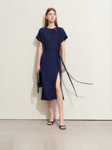 AMII | Commuting Elegant Round Neck Belted Slim Flared Sleeve Dress