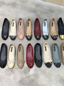 Flat Ballet Flats With Bow Decoration