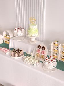 Elegant Cream-Colored Iron Art Dessert Display Stand Wedding Decoration Cake Holder Pastries Tray European Style Home Decor