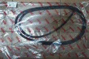 *Perodua Axia 2023-2026 Front Windscreen Moulding Rubber/ Getah Cermin Depan Windscreen Rubber 75533-Bz230