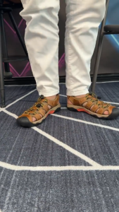 SPESIAL SALE 2025 Sepatu Sandal Gunung Pria Dewasa Asll Kulit 100% 0rlginal Ringan Olahraga Bernapas Nyaman Anti Slip Terbaru Outdoor Pantai Sandal Pria