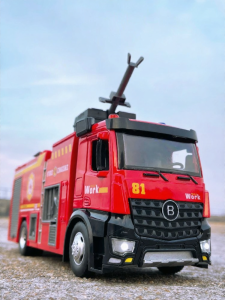 JIADUWANJU | Spray Water Fire Truck Model 1/24